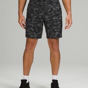 Lululemon Men's Lined Black Camo Shorts 9” size small